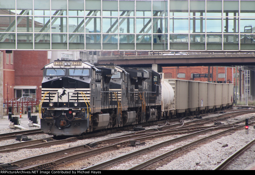 NS Freight Train in Roanoke VA 